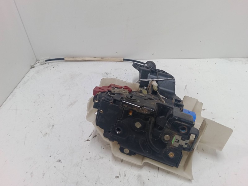 Recambio de cerradura puerta trasera izquierda para volkswagen touareg (7la, 7l6, 7l7) 5.0 v10 tdi referencia OEM IAM   