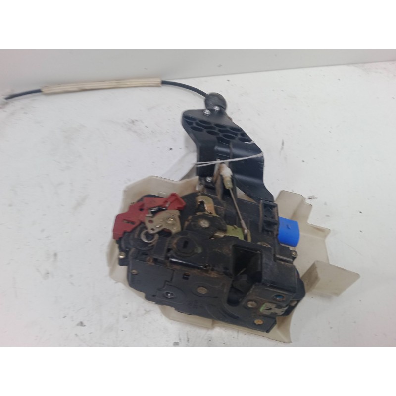 Recambio de cerradura puerta trasera izquierda para volkswagen touareg (7la, 7l6, 7l7) 5.0 v10 tdi referencia OEM IAM   