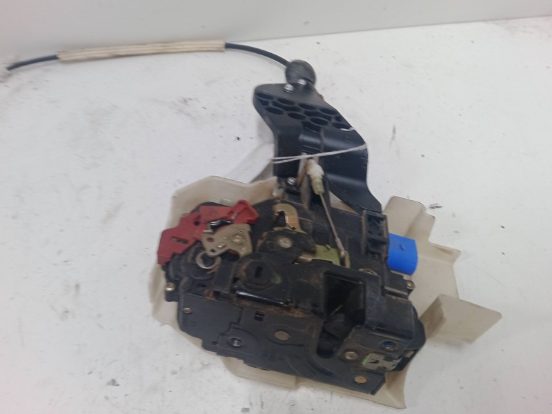 Recambio de cerradura puerta trasera izquierda para volkswagen touareg (7la, 7l6, 7l7) 5.0 v10 tdi referencia OEM IAM   