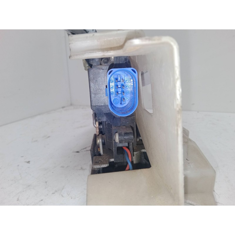 Recambio de cerradura puerta trasera izquierda para volkswagen touareg (7la, 7l6, 7l7) 5.0 v10 tdi referencia OEM IAM   