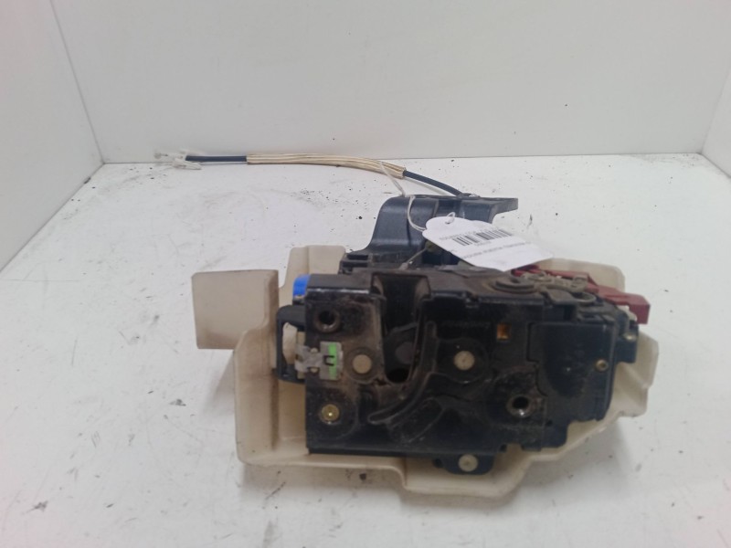 Recambio de cerradura puerta trasera derecha para volkswagen touareg (7la, 7l6, 7l7) 5.0 v10 tdi referencia OEM IAM   