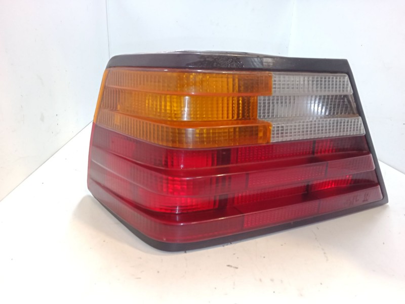 Recambio de piloto trasero izquierdo para mercedes-benz 300-d referencia OEM IAM   