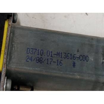 MOTOR ELEVALUNA DELANTERO DERECHO 