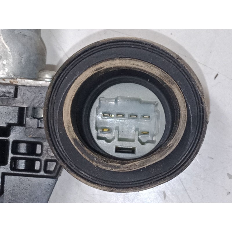 Recambio de elevalunas electrico delantero izquierdo para suzuki swift iii (mz, ez) 1.3 (rs 413) referencia OEM IAM   