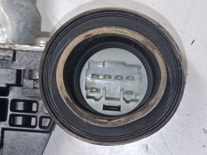 Recambio de elevalunas electrico delantero izquierdo para suzuki swift iii (mz, ez) 1.3 (rs 413) referencia OEM IAM   