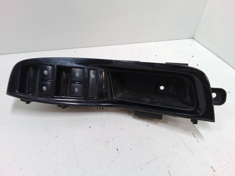 Recambio de mando elevalunas delantero izquierdo para chevrolet orlando (j309) 1.8 referencia OEM IAM   
