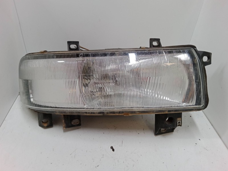 Recambio de faro derecho para renault master ii furgoneta (fd) 2.5 dci 120 referencia OEM IAM   