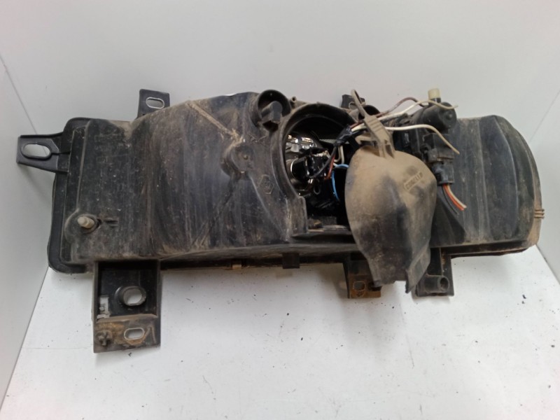 Recambio de faro derecho para renault master ii furgoneta (fd) 2.5 dci 120 referencia OEM IAM   