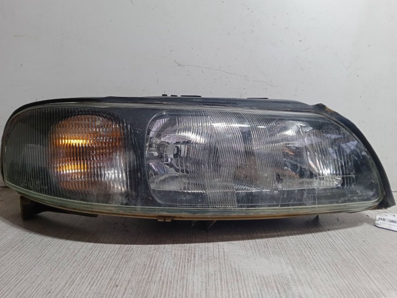 Recambio de faro derecho para volvo v70 ii (285) d5 referencia OEM IAM 8662922  89006877