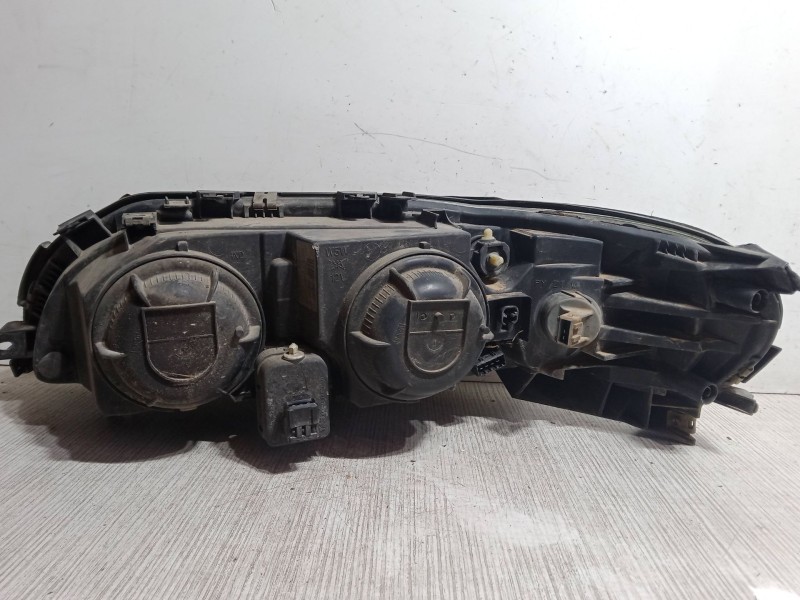 Recambio de faro derecho para volvo v70 ii (285) d5 referencia OEM IAM 8662922  89006877