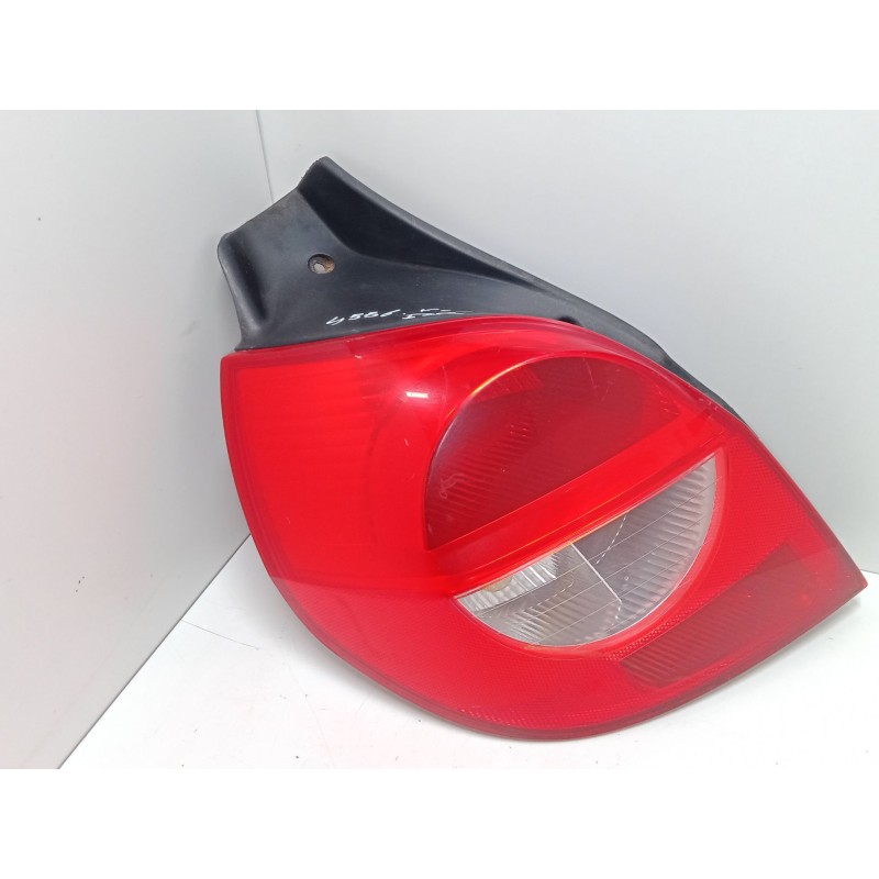 Recambio de piloto trasero izquierdo para renault clio iii (br0/1, cr0/1) 1.2 16v (br02, br0j, br11, cr02, cr0j, cr11) referenci