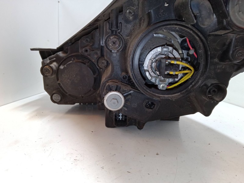 Recambio de faro derecho para hyundai ix35 (lm, el, elh) 1.7 crdi referencia OEM IAM    Recambio de faro derecho para hyundai ix35 (lm, el, elh) 1.7 crdi referencia OEM IAM