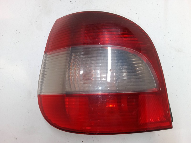 Recambio de piloto trasero izquierdo para renault megane i (ba0/1_) 1.9 dti (ba08, ba0n) referencia OEM IAM   