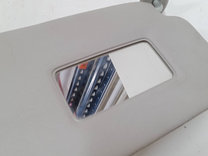 Recambio de parasol derecho para toyota yaris (_p1_) 1.3 (ncp10_, scp12_) referencia OEM IAM   