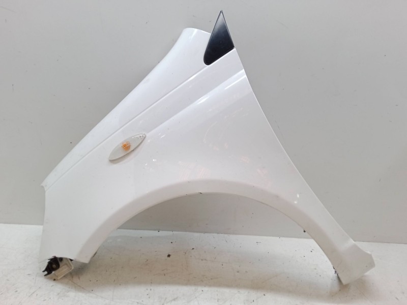 Recambio de aleta delantera izquierda para toyota yaris (_p1_) 1.3 (ncp10_, scp12_) referencia OEM IAM   