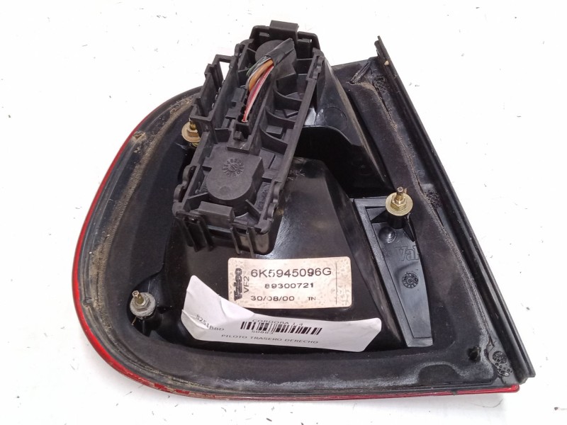 Recambio de piloto trasero derecho para seat cordoba 1,4 referencia OEM IAM 6K5945096G  