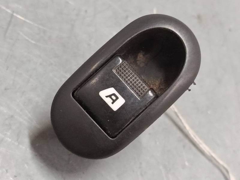 MANDO ELEVALUNAS DELANTERO IZQUIERDO 96401469XT 