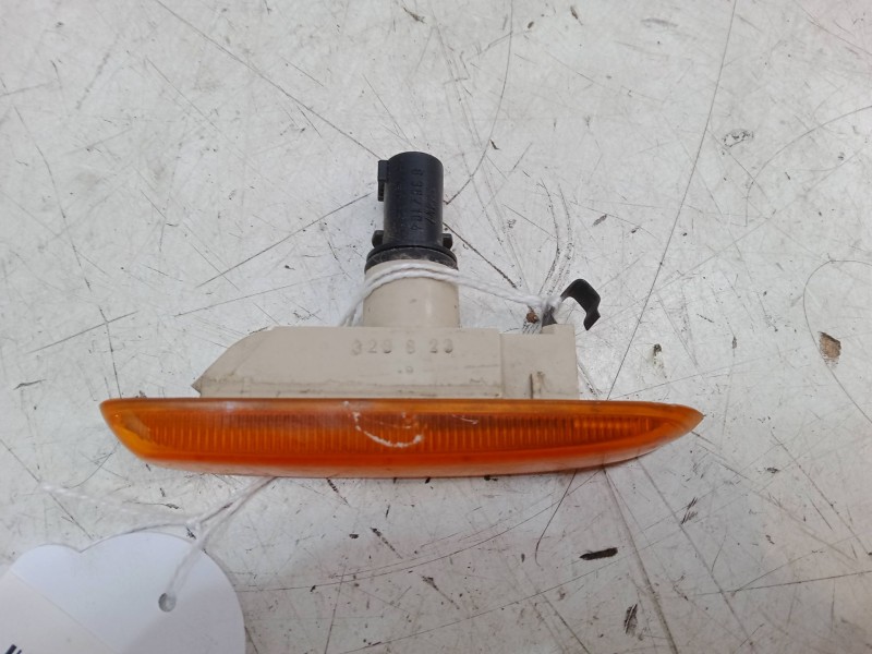 Recambio de intermitente lateral izquierdo para bmw 3 (e46) 318 i referencia OEM IAM   