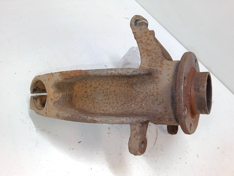 Recambio de mangueta delantera izquierda para renault megane ii (bm0/1_, cm0/1_) 1.9 dci (bm0g, cm0g) referencia OEM IAM   