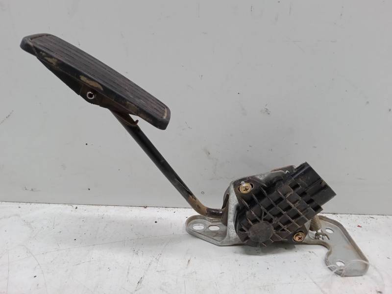 PEDAL ACELERADOR 
