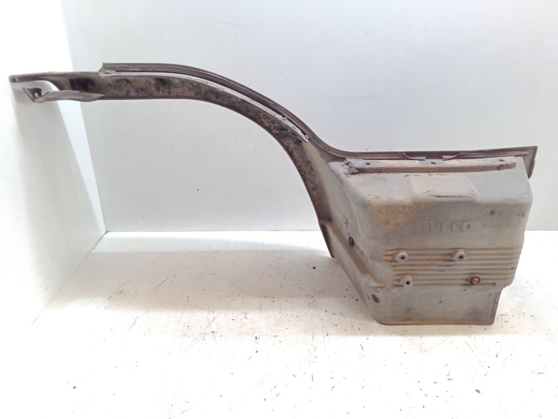 Recambio de moldura rueda delantera izquierda para iveco ml150e23 referencia OEM IAM   