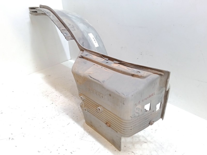 Recambio de moldura rueda delantera izquierda para iveco ml150e23 referencia OEM IAM   