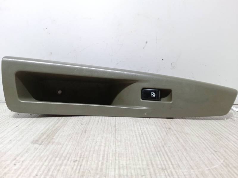 MANDO ELEVALUNAS DELANTERO DERECHO 621W047902 