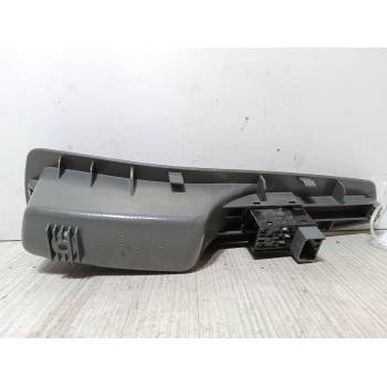 MANDO ELEVALUNAS DELANTERO DERECHO 621W047902 