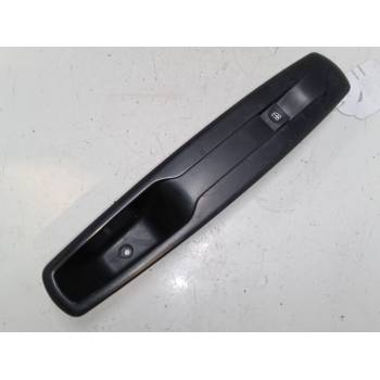 MANDO ELEVALUNAS DELANTERO DERECHO PA66GF20 