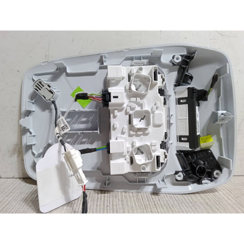 Recambio de luz interior delantera para opel corsa f (p2jo) 1.2 (68) referencia OEM IAM 9825205380  