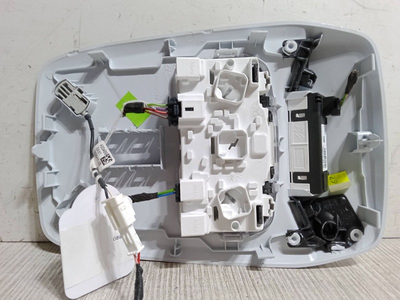 Recambio de luz interior delantera para opel corsa f (p2jo) 1.2 (68) referencia OEM IAM 9825205380  