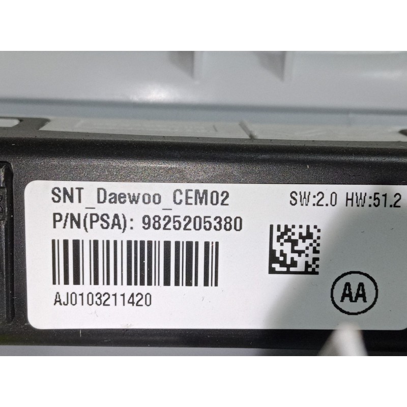 Recambio de luz interior delantera para opel corsa f (p2jo) 1.2 (68) referencia OEM IAM 9825205380  