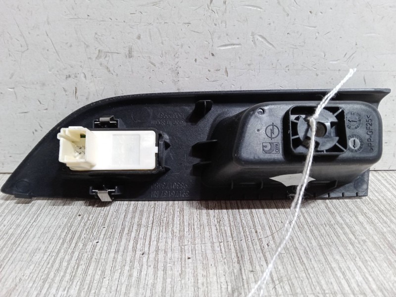 Recambio de mando elevalunas trasero derecho para opel corsa f (p2jo) 1.2 (68) referencia OEM IAM   