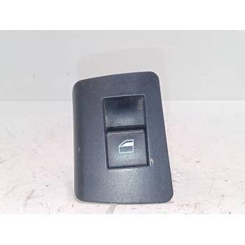 MANDO ELEVALUNAS TRASERO DERECHO 04023a15859801 