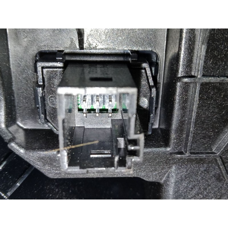 Recambio de pantalla multifuncion para opel corsa f (p2jo) 1.2 (68) referencia OEM IAM 3918545600  NHM96110010