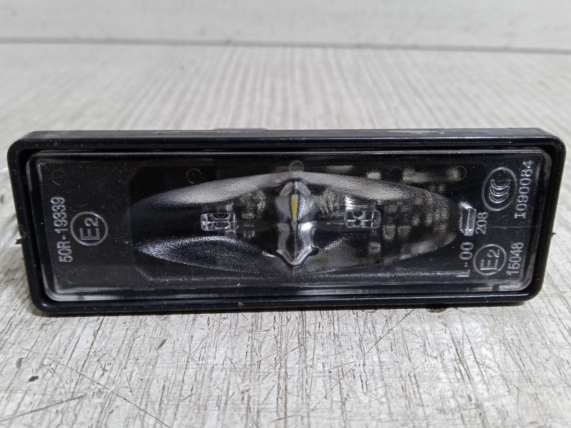 Recambio de piloto matricula para opel corsa f (p2jo) 1.2 (68) referencia OEM IAM 9815225980  