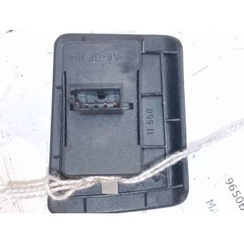 MANDO ELEVALUNAS TRASERO DERECHO 04023a15859801 