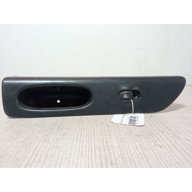 Recambio de mando elevalunas delantero derecho para renault laguna i (b56_, 556_) 1.9 dti (b56j) referencia OEM IAM 7701699604  
