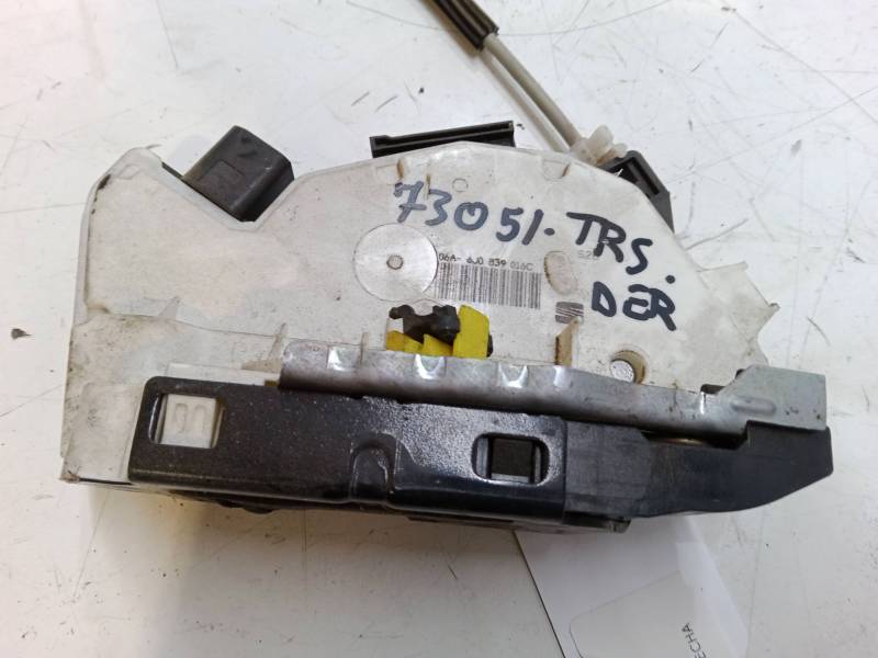 CERRADURA PUERTA TRASERA DERECHA 06A6J0839016C 