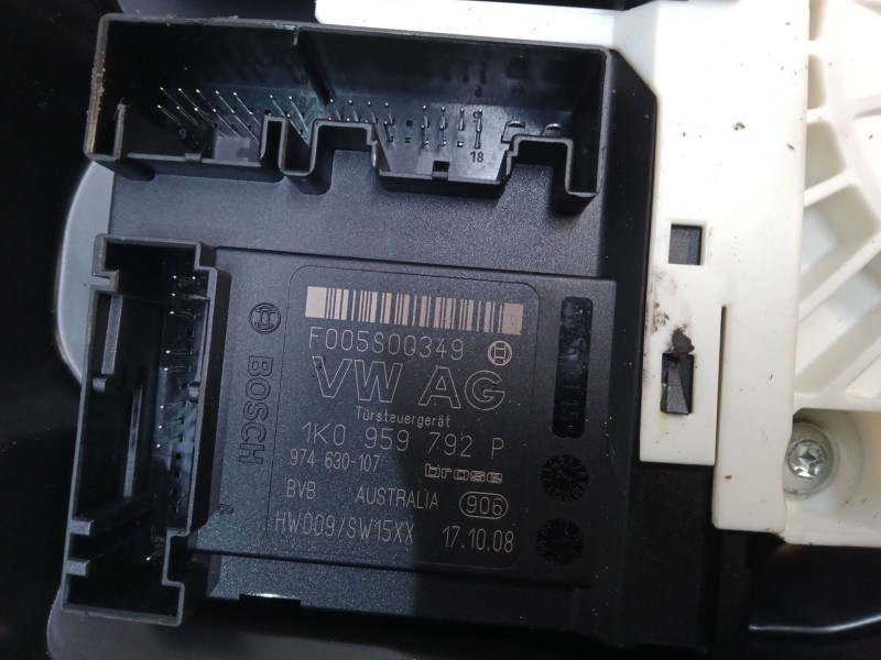 Recambio de elevalunas electrico delantero izquierdo para seat leon (1p1) 1.9 tdi referencia OEM IAM 1P0837402J  