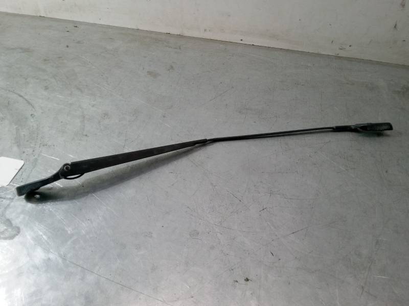 BRAZO LIMPIA DELANTERO DERECHO 