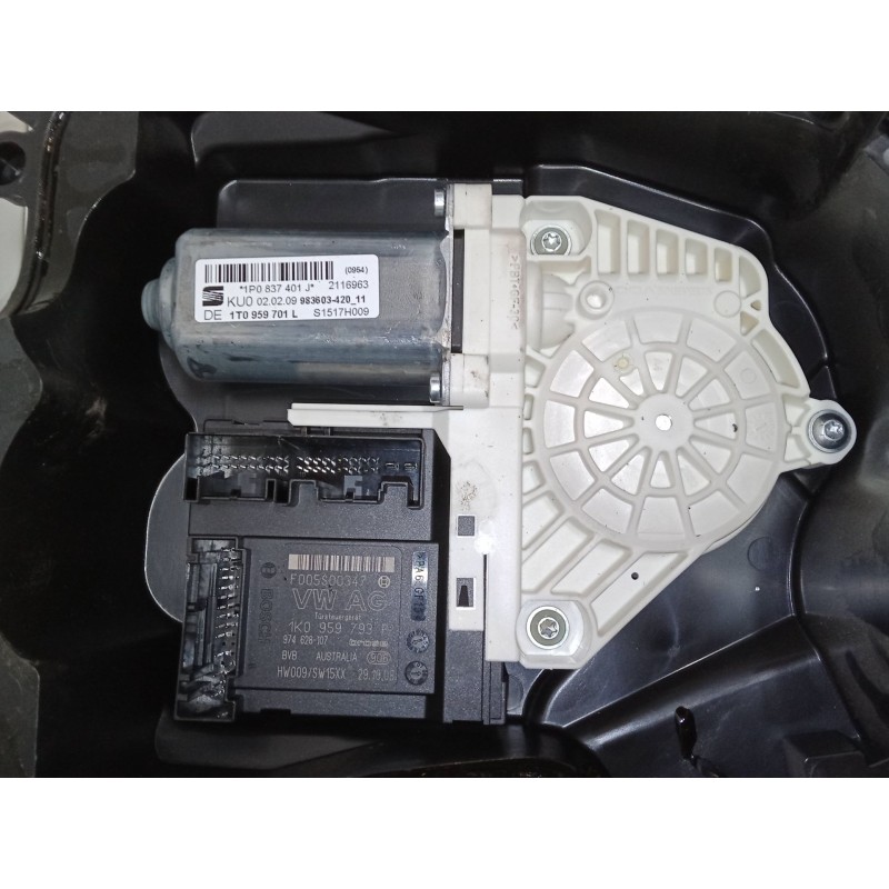 Recambio de elevalunas electrico delantero derecho para seat leon (1p1) 1.9 tdi referencia OEM IAM 1P0837401J 1K0 959 793 P 1T09