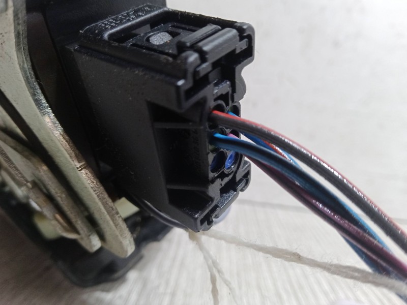 Recambio de cerradura puerta trasera izquierda para mercedes-benz vaneo (414) 1.7 cdi (414.700) referencia OEM IAM A4147300435  