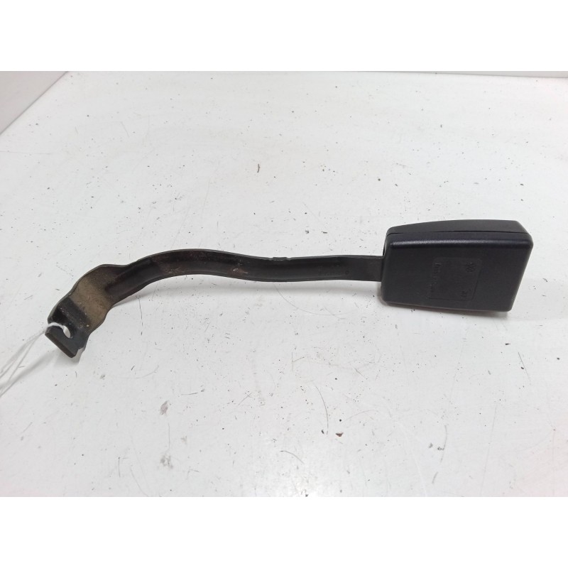 Recambio de anclaje cinturon delantero derecho para seat altea (5p1) 2.0 tdi 16v referencia OEM IAM   