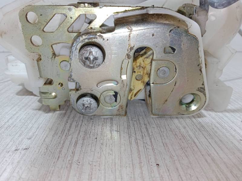 CERRADURA PUERTA DELANTERA IZQUIERDA 
