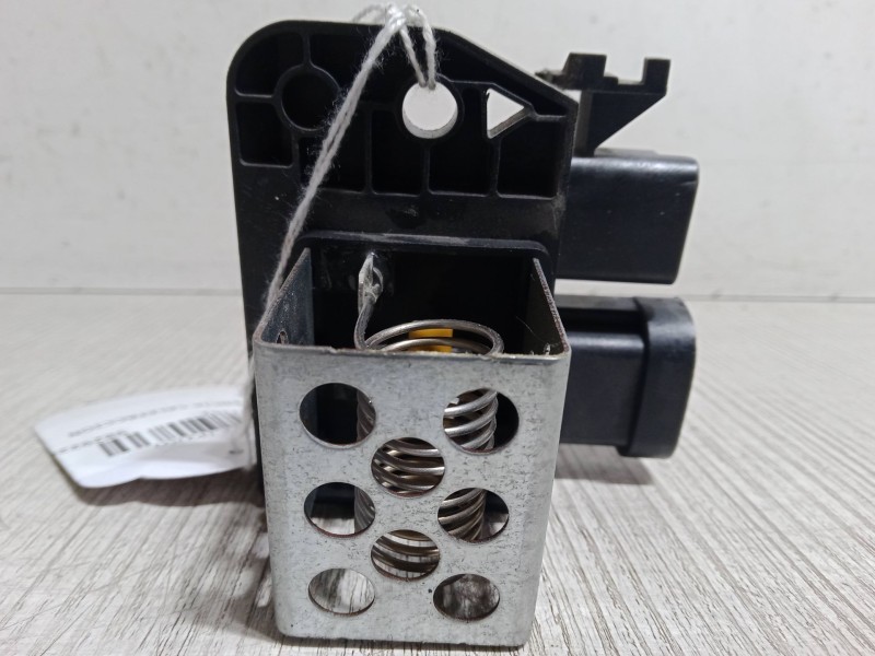 Recambio de resistencia calefaccion para opel corsa f (p2jo) 1.2 (68) referencia OEM IAM 9829220580  