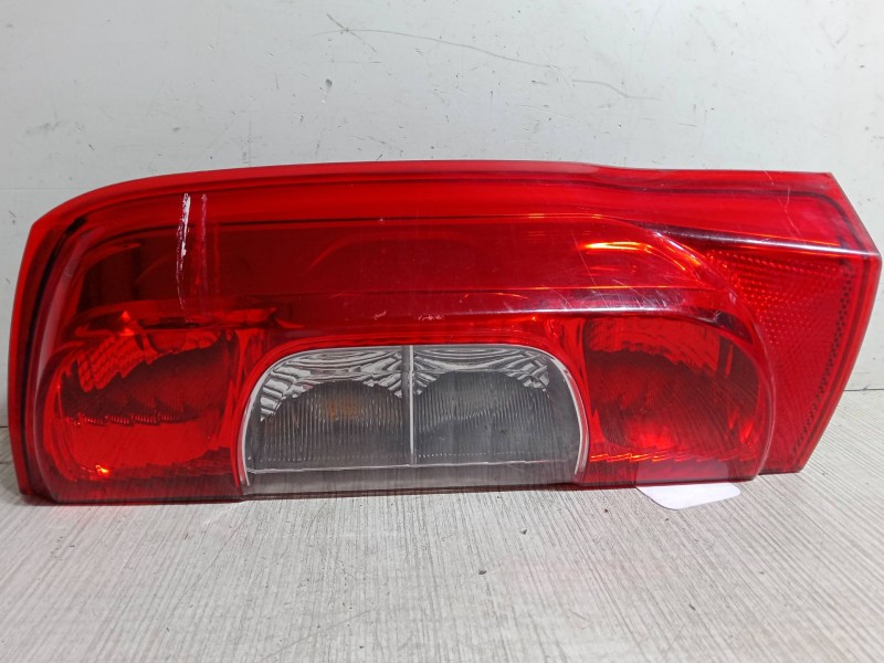 Recambio de piloto trasero derecho para fiat qubo (225_) 1.3 d multijet (225axg1a, 225cxg1a, 225axg11, 225cxg11) referencia OEM 