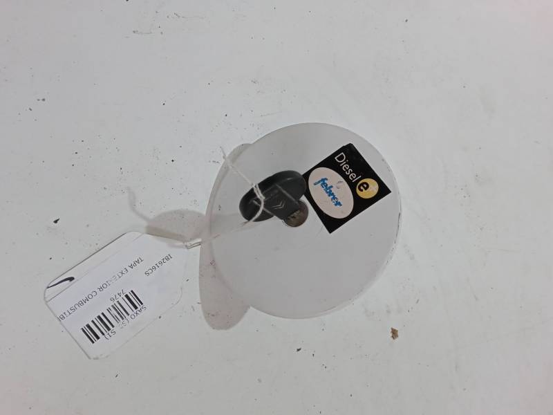 TAPA EXTERIOR COMBUSTIBLE 