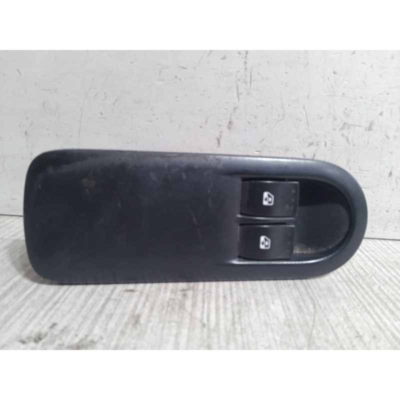 Recambio de mando elevalunas delantero izquierdo para renault megane ii station wagon (km0/1_) 1.5 dci (km16, km1e) referencia O