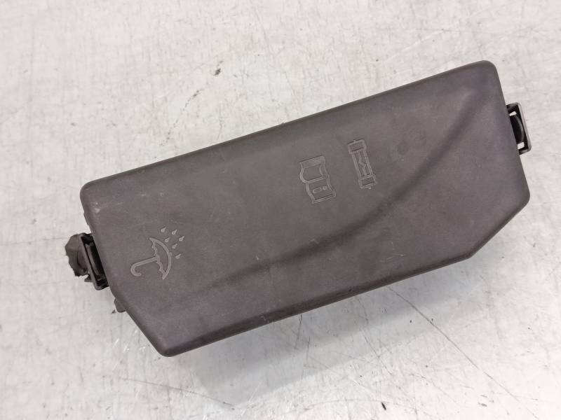 CAJA RELES / FUSIBLES 2Q0937132A 